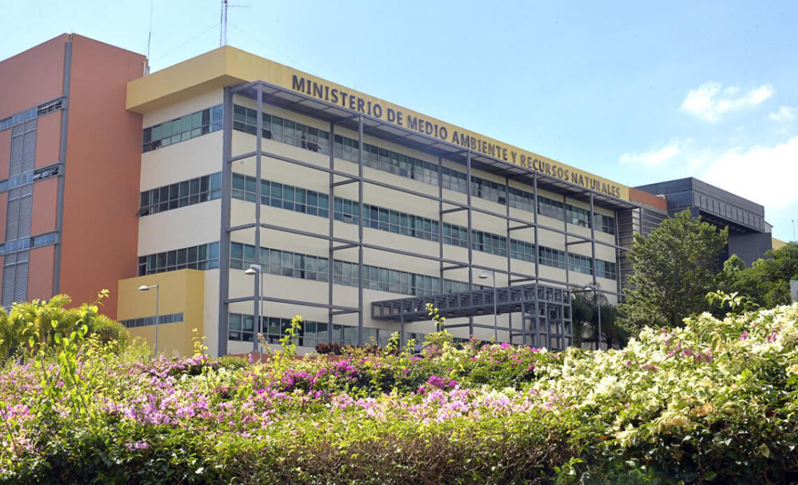 Auditoría revela Medio Ambiente no registró pagos de Navidad por más de RD$83 millones en 2012 y 2013
