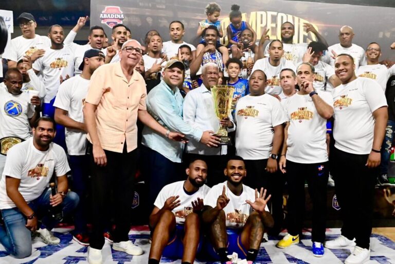 Mauricio Báez conquista su campeonato número 11 en el TBS Distrito 2025