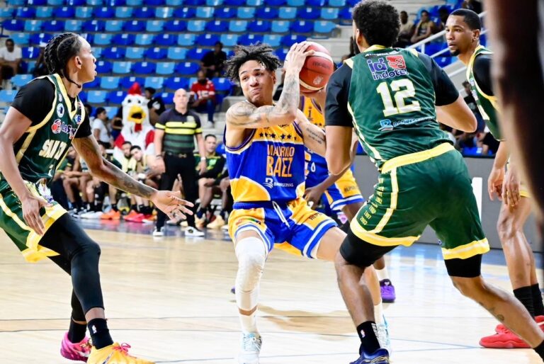 Mauricio Báez supera a San Carlos y empata la final en el TBS Distrito 2025