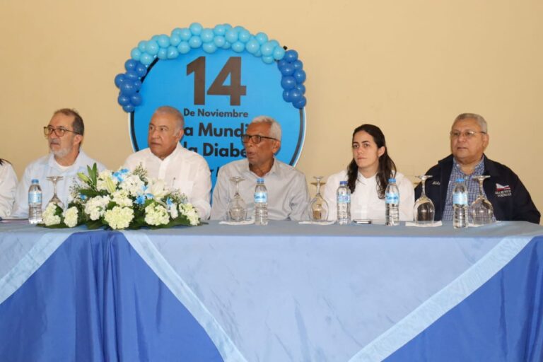 Ministro Andrés Bautista llama a fortalecer la prevención de la diabetes durante apertura de la Semana Mundial de la Diabetes en Moca