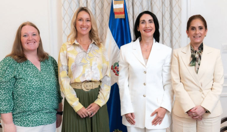 Raquel Arbaje subraya avance bilateral con la llegada del secretario de Defensa de EE. UU.