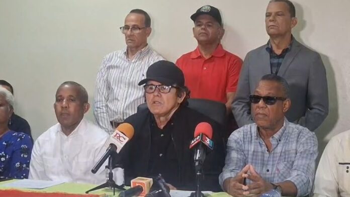 TITO HERNANDEZ DESISTE DE HUELGA