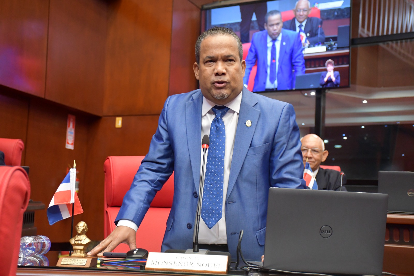 Senador Héctor Acosta «El Torito», un fenómeno de liderazgo genuino