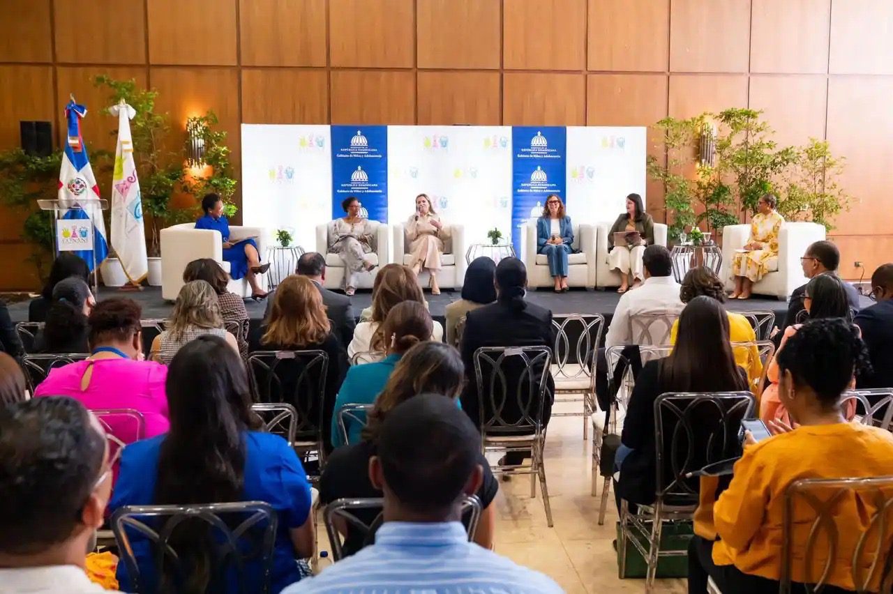 Analizan la violencia contra niños, niñas y adolescentes en República Dominicana