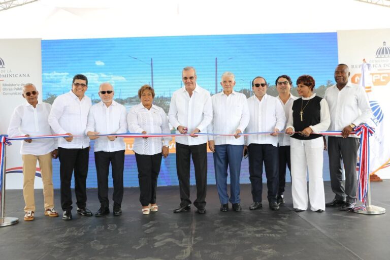 Presidente Abinader inaugura fase final de la Avenida Ecológica; dice esta obra impulsa la logística, el comercio exterior y la competitividad del país