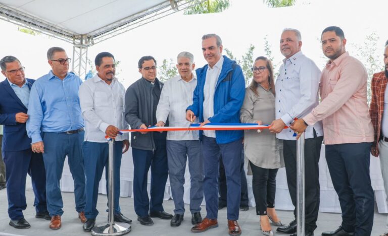 Presidente Abinader entrega varias obras este domingo en Santiago