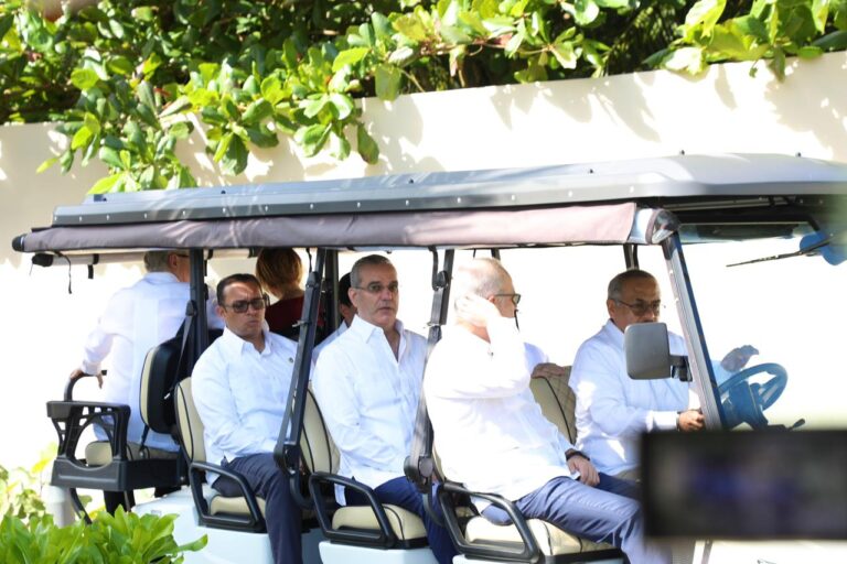 Abinader asiste a inauguración de hoteles Dreams y Secrets Playa Esmeralda con inversión de RD$23 mil millones en Miches