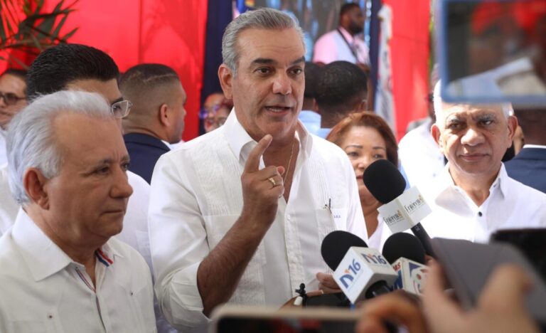 Presidente Abinader considera una “traición” el caso Senasa y promete recuperar los recursos públicos