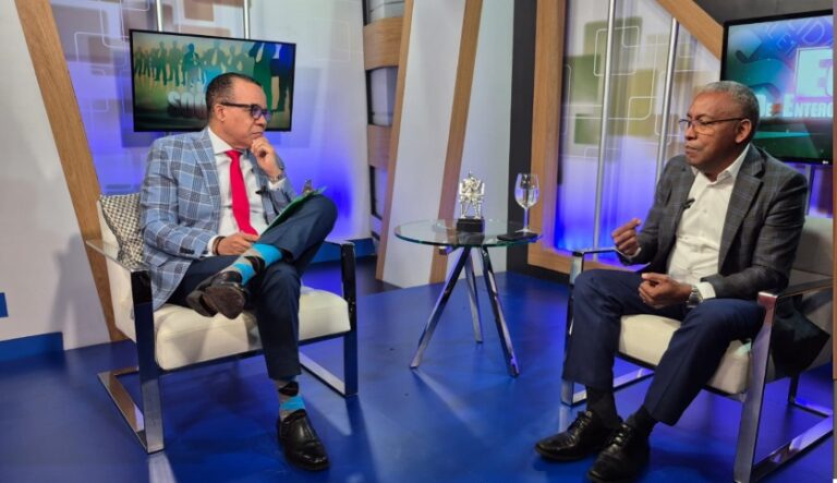 Andrés Cosma: “El Congreso solo apoya a los poderosos; atenta con la estabilidad RD; está ahogando el motor de la economía; TC deberá decidir”