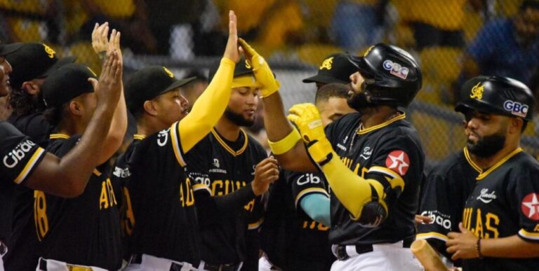 Águilas Cibaeñas dominan a los Gigantes y se mantienen invencibles