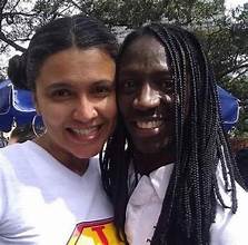 Apresan en el AILA a lesbiana que ultrajó el Himno Nacional dominicano