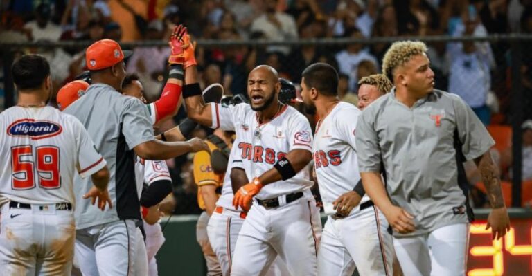 Bryan De La Cruz vuelve a castigar a las Águilas