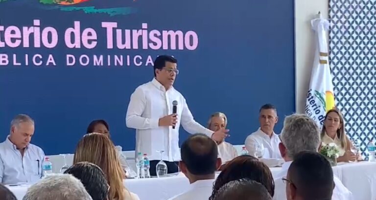 Turismo inauguró este miércoles nuevo parqueo para visitantes en el distrito municipal Bayahibe de la provincia La Altagracia, una obra construida a costo de 300 millones