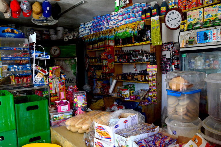 Comerciantes  de Villa Juana y Villa Consuelo esperan mejoren ventas por fin de año