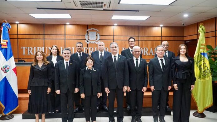 Consejo Nacional de la Magistratura posesiona