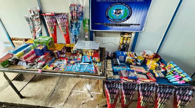 Autoridades decomisan más de 3,800 fuegos artificiales ilegales en Santiago