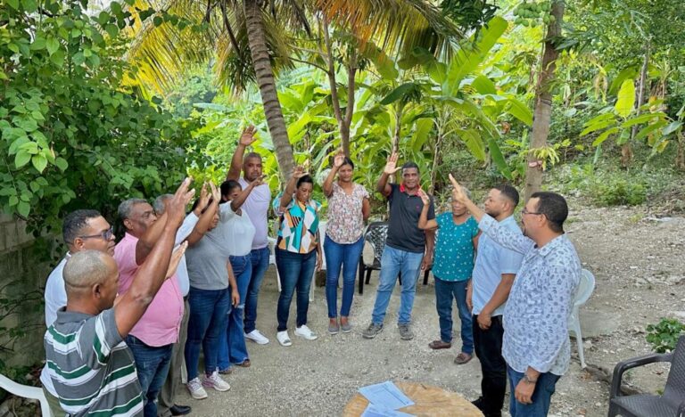 Fuerza del Pueblo juramenta direcciones municipales y distritales en Barahona