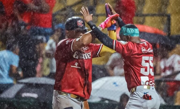 Grand slam de Julio Carreras impulsa a los Gigantes al tercer lugar