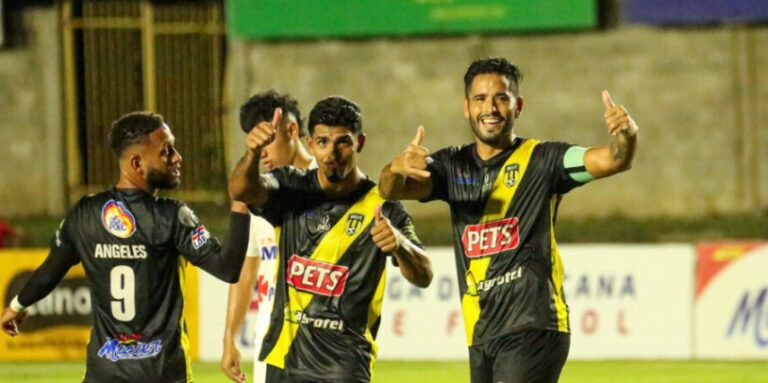 Gol de Ascona impulsa al Moca FC a un triunfo 1-0 y lo deja a un paso de la Liguilla