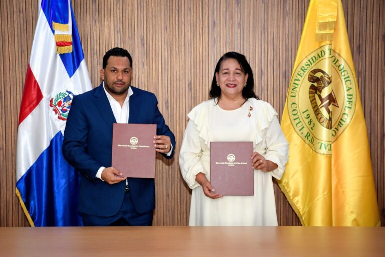 Junta Municipal de Angelina becará 150 estudiantes en la Uteco  