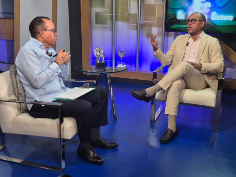 Francisco Tavarez narra sus travesías en la comunicación y su pasión por la escritura y temas de investigación