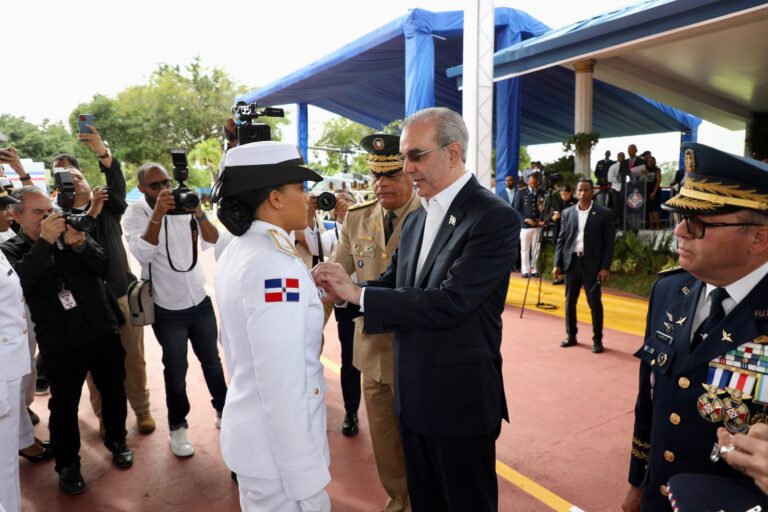 Presidente Abinader encabeza vigésima cuarta graduación de 40 nuevos cadetes de la Fuerza Aérea Dominicana