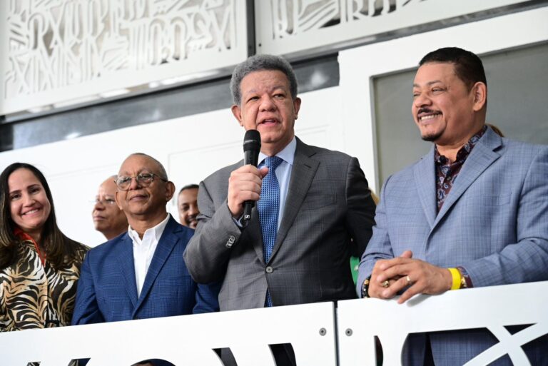 Leonel Fernández se encuentra en Nueva York, donde firmará varios convenios en beneficio de la República Dominicana