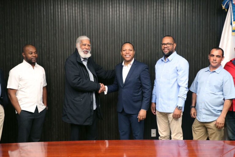 Acuerdo entre transportistas pone fin a conflicto impedía operación del Corredor 27 de Febrero