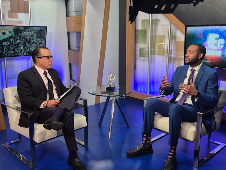 “La marcha de FP desnudó fracaso PRM; la gente rechazó su incapacidad; la JCE cometió un exceso”, afirmó Javier Ubiera