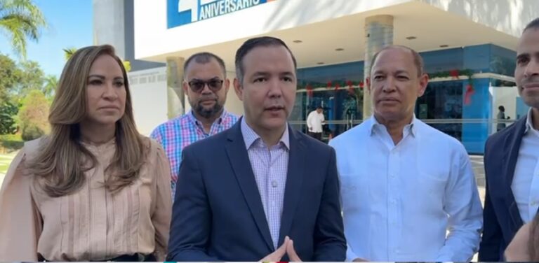 Secretario General del PLD inicia amplio recorrido en La Vega; lanza crítica contra aprobación Código Penal