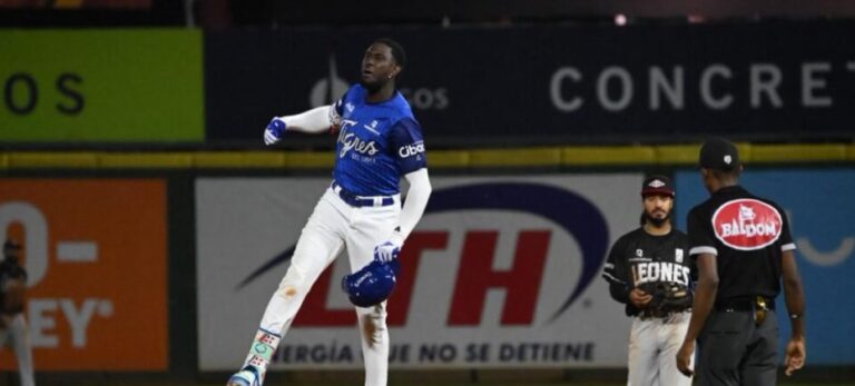 Jonrón de Ronny Mauricio deja tendidos a los Leones y da triunfo 6-5 al Licey