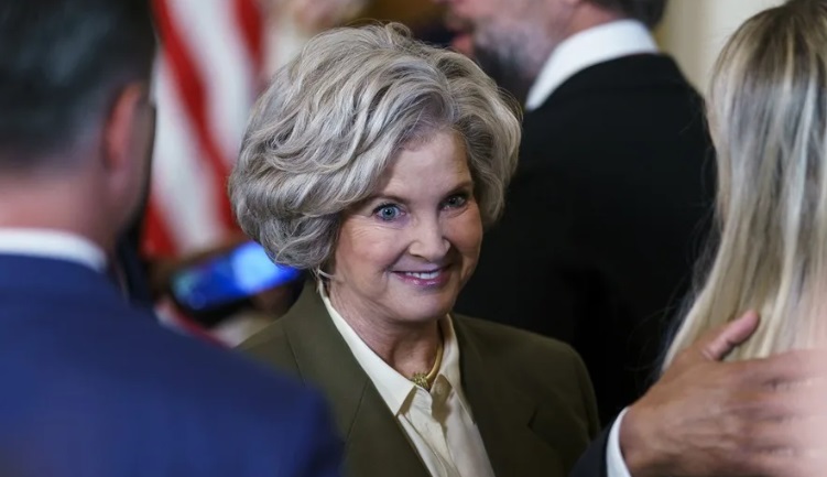 Jefa de gabinete de la Casa Blanca afirma que Trump tiene personalidad de alcohólico