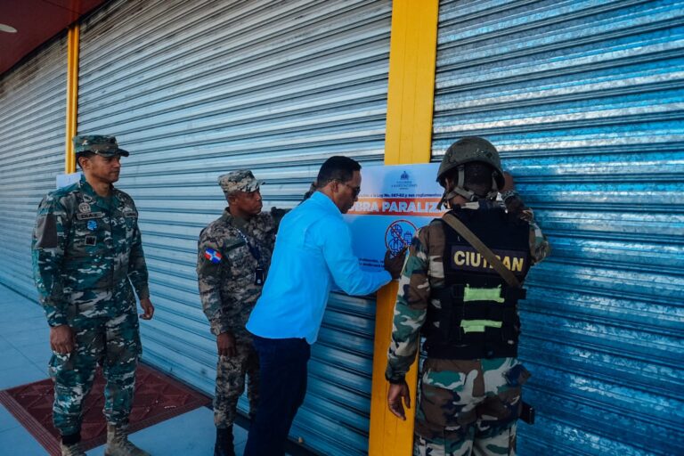 MIVED paraliza operaciones de varias plazas comerciales en Santiago por riesgo de seguridad estructural e incumplimiento de permisos