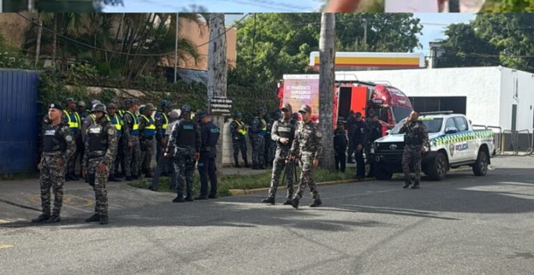 Policía Nacional mantiene amplio despliegue en los alrededores del Palacio de Justicia en Ciudad Nueva