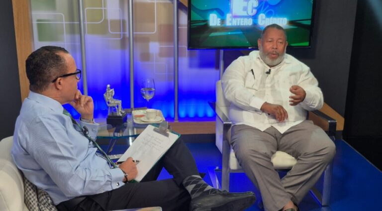 Ricardo Rosario: “La cena navideña está garantizada;  le dan palo acechao con Supérate, aniquilan a los detallistas”