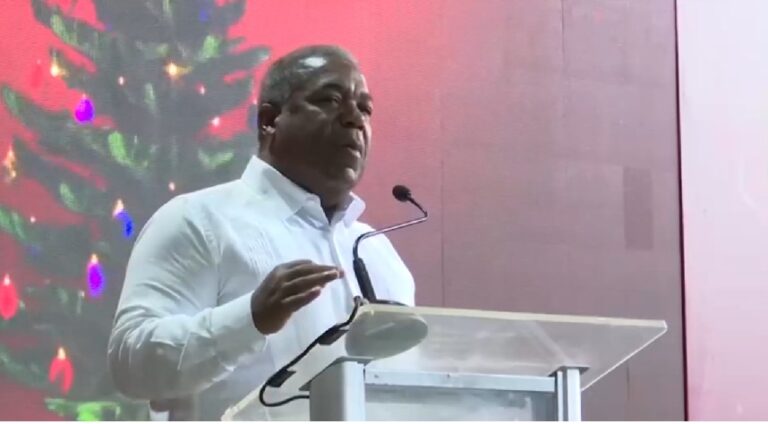 Peña Guaba informa que renunciará de su cargo en el 2026 para buscar candidatura presidencial PRM