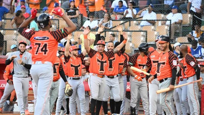 TOROS OBTIENEN CUARTA VICTORIA EN LINEA