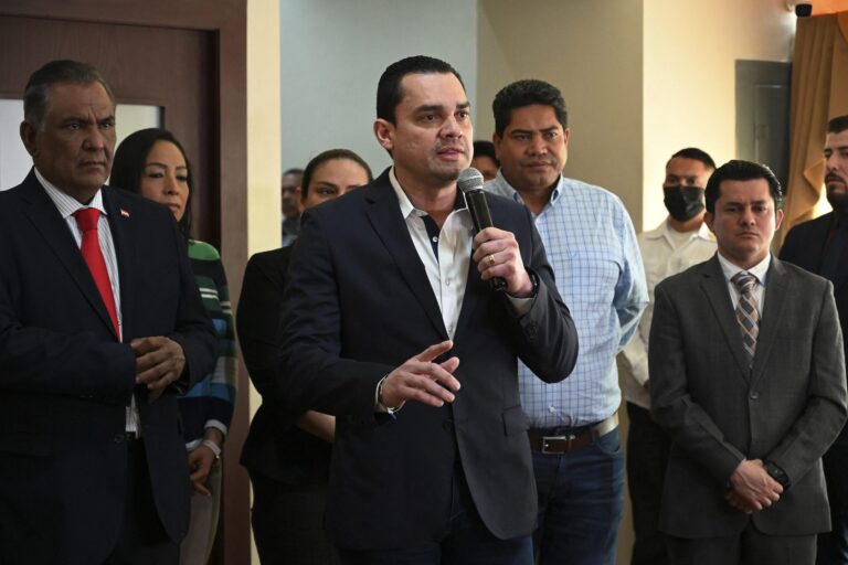 Partido Nacional de Honduras denuncia «autogolpe» y acusa a Zelaya de bloquear escrutinio