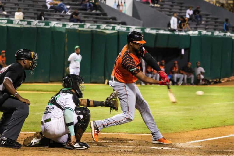 Toros logran tercera victoria seguida al dominar 6-1 a las Estrellas