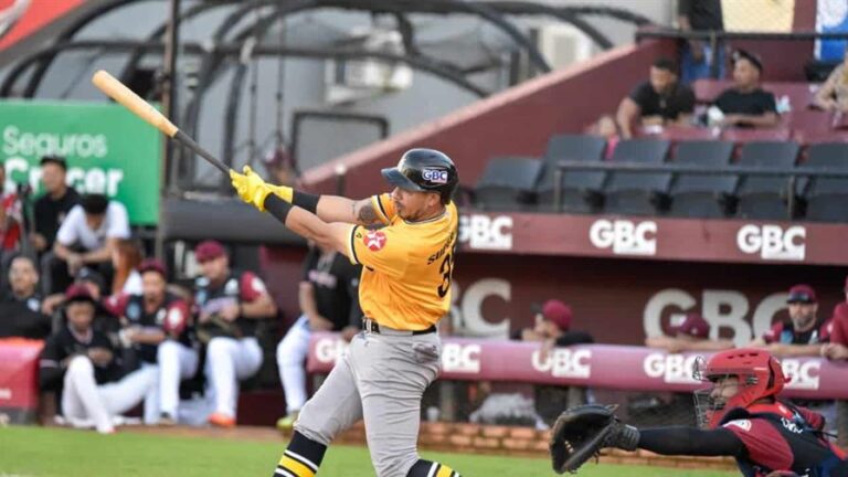 Las Águilas alcanzan el segundo puesto tras apalear a los Gigantes