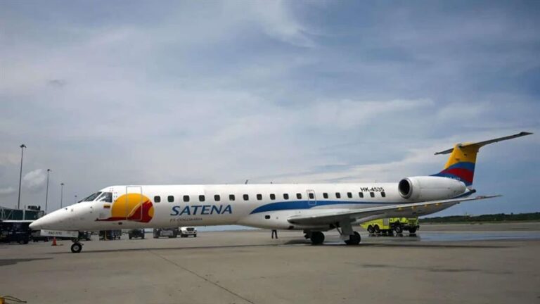 Mueren quince personas en accidente de aviación en Colombia