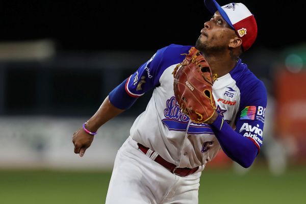Venezolano Alcides Escobar reforzará a Leones del Escogido