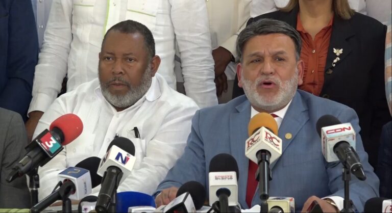 Comerciantes federados amenazan con paro de 48 horas si Congreso no modifica Ley de Residuos Sólidos