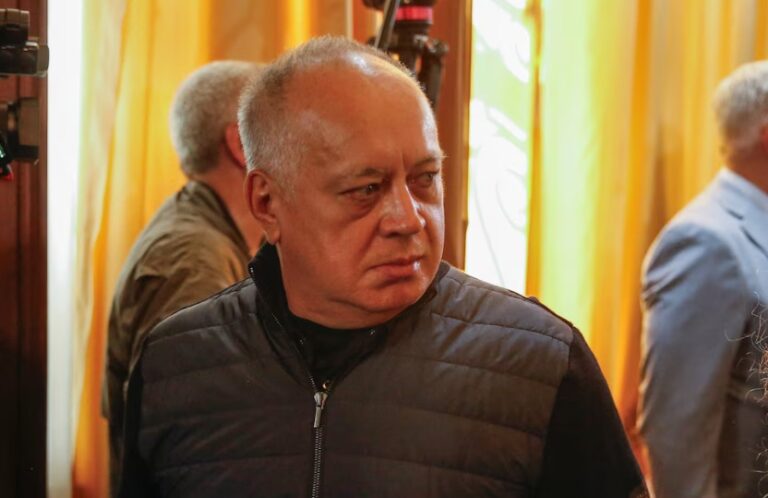 Estados Unidos advirtió a Diosdado Cabello que será objetivo de Washington si no coopera en la transición y el orden tras la caída de Maduro