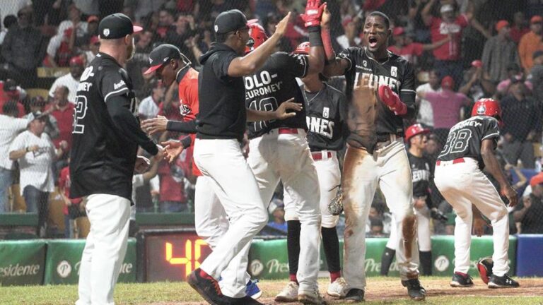 Leones superan susto en el primer juego de la final y derrotan a Toros 7-6