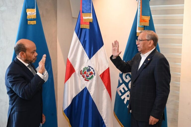 Luis Valdez Veras, ex Director de Impuestos Internos, es el nuevo vicepresidente ejecutivo de Seguros Reservas