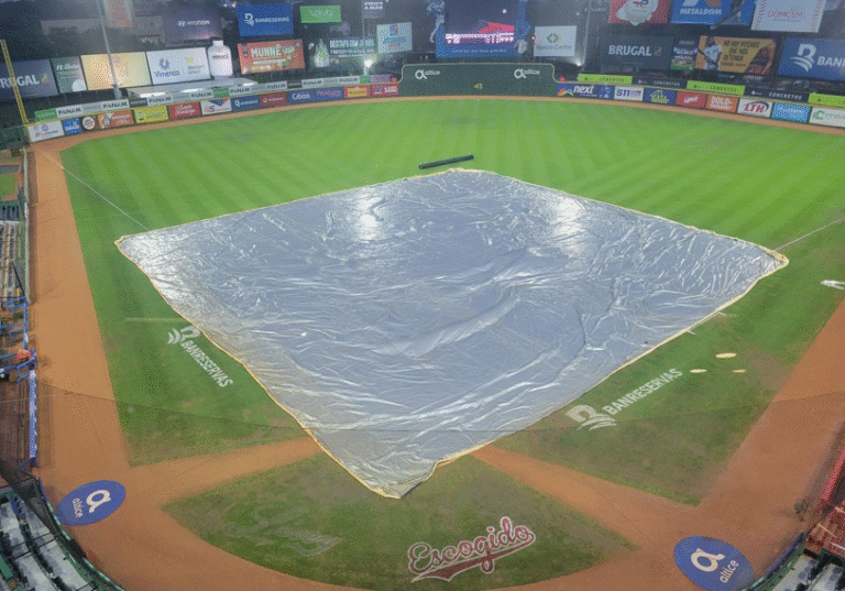Posponen por lluvias el juego Toros vs. Leones del Escogido en la Serie Final de LIDOM