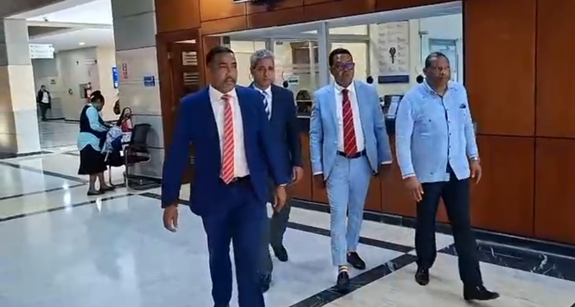 Depositan ante la PGR evidencias por supuestas muertes y presuntas irregularidades en Oncológico del Cibao