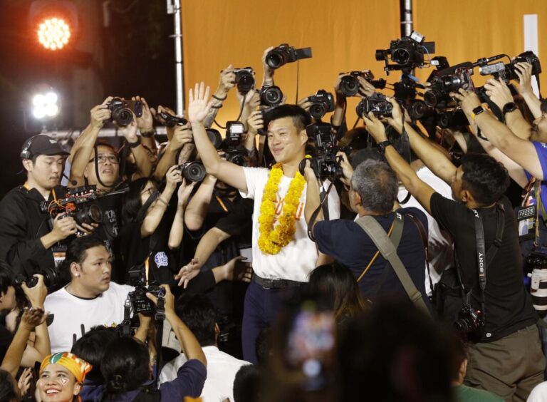 Tailandia se une ante un referéndum para reducir la influencia militar en su Constitución