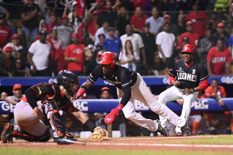 Los Toros ganan su primero de la serie final y están 1-2
